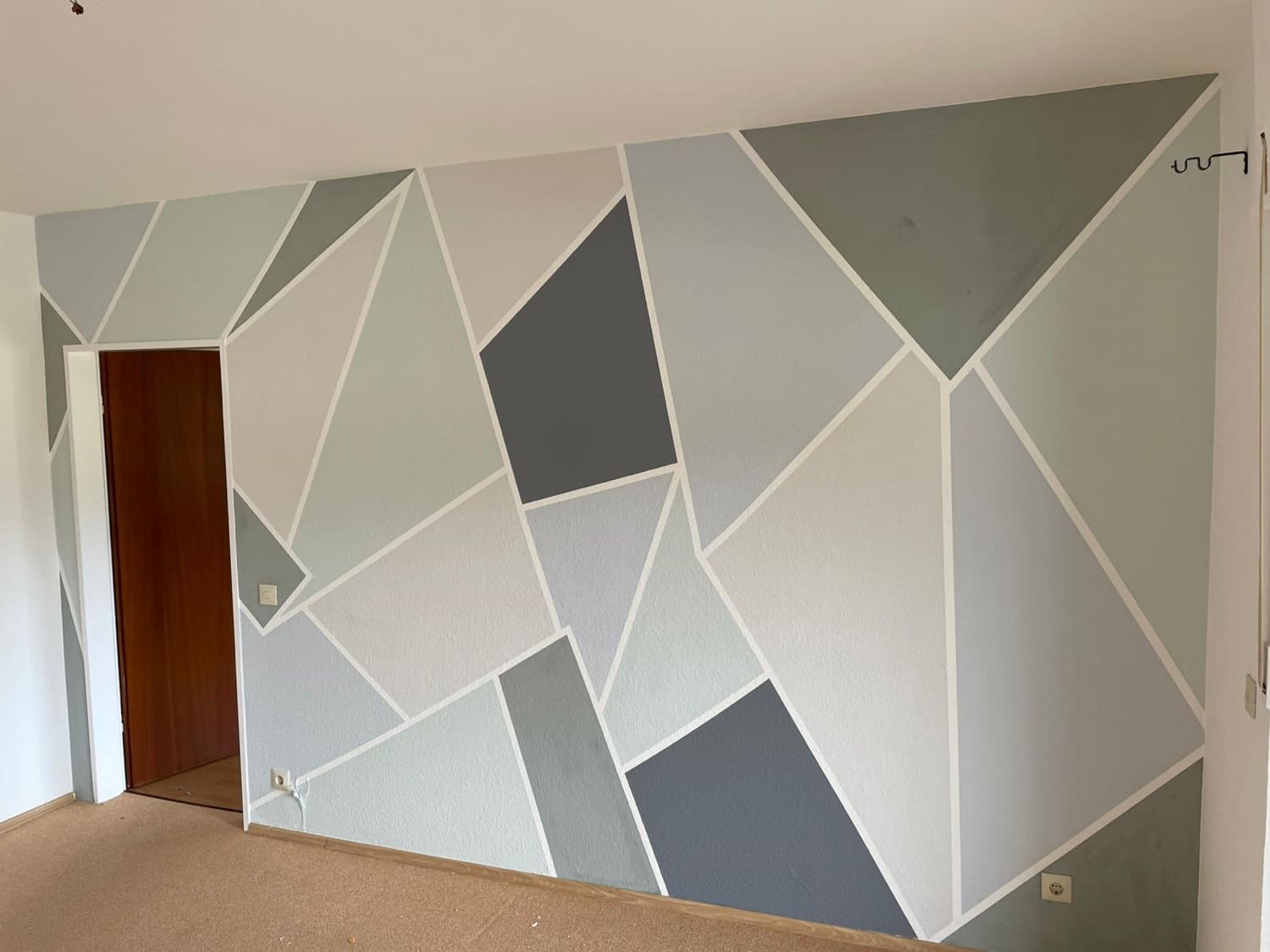 Facetten in Blaugrau — Akzentwand · Schlafzimmer